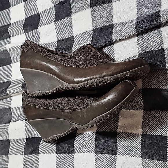 Brown Merrell wedges. Size 10. Like new - Picture 3 of 4
